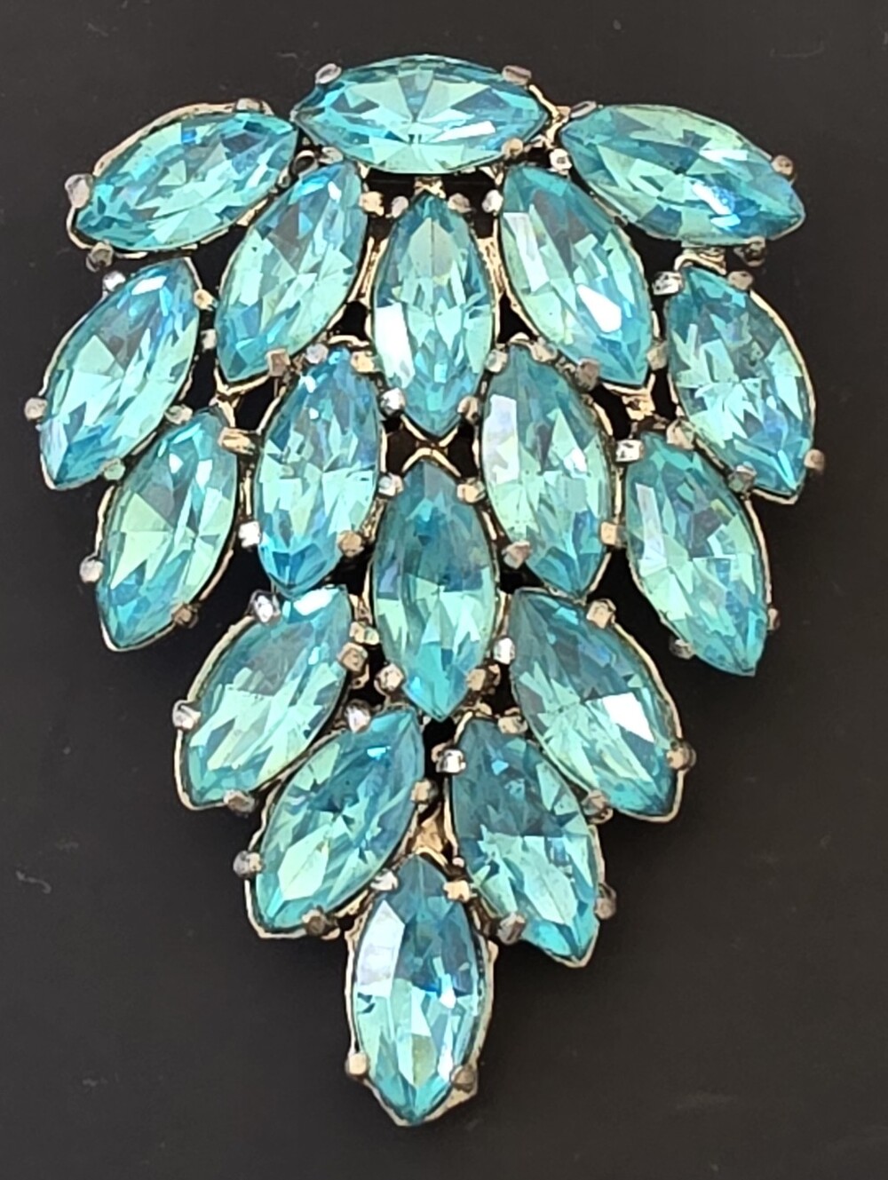 Vintage Pot Metal Dress Clip Light Blue Aqua Leaf Spray Marquise Rhinestone 2.5"